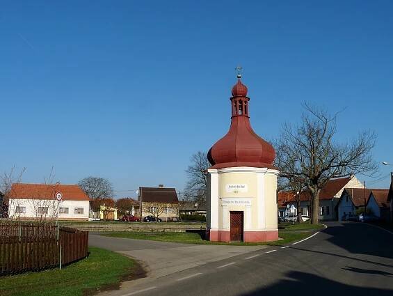 Soubor:Černěves (Libějovice), chapel (01).jpg