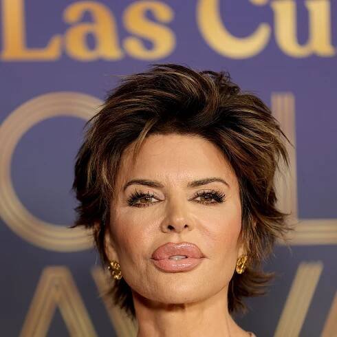 Lisa Rinna Urges People to “Protect the Dolls” in Her Las Culturistas Awards Speech