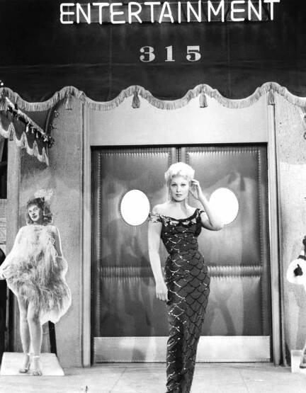 THE MAN WITH THE GOLDEN ARM, Kim Novak, 1955