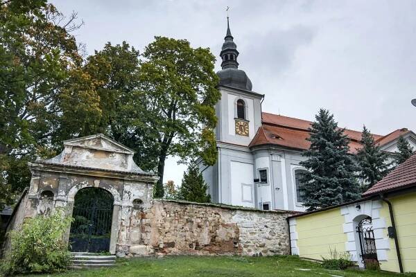Dva světy. V obci na Olomoucku ani dnes nedají na komunisty dopustit