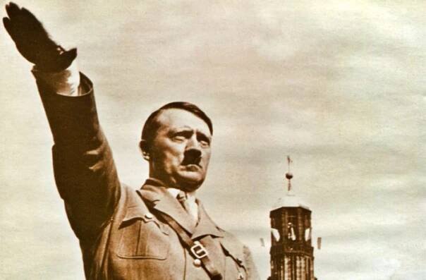 Mohl Adolf Hitler přežít druhou světovou válku? Někteří odborníci jeho smrt popírají hned z několika důvodů