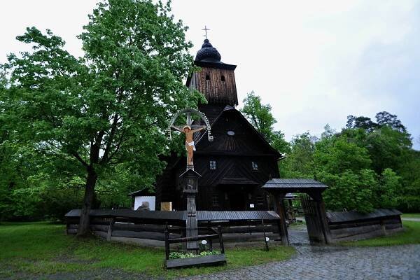 Víkend v Dřevěném městečku. Skanzen už funguje v plné kráse, táhne i v dešti