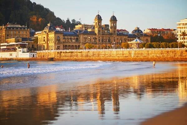 Vampire Academy invests in San Sebastian and the Navarre region - MPA