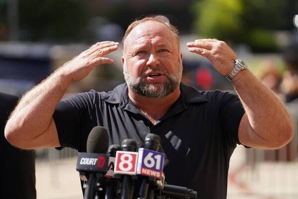 Alex Jones compares U.S. to 9/11 hijackers on Russian TV