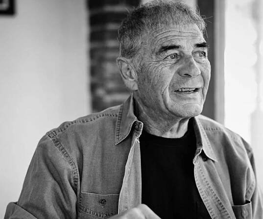 Robert Forster Biography - Facts, Childhood, Family Life & Achievements