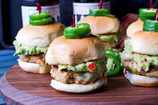 Jalapeño Pepper Jack Kuřecí slidery s guacamole-máslem Your Biscuit 11