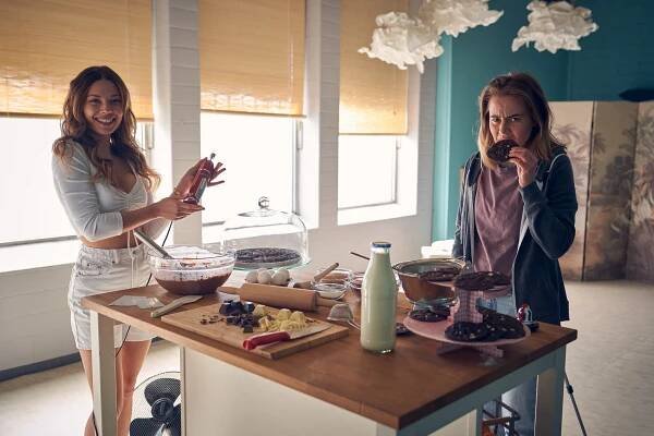 Start the Fck Up - Code Red - Z filmu - Lena Meckel, Olga von Luckwald