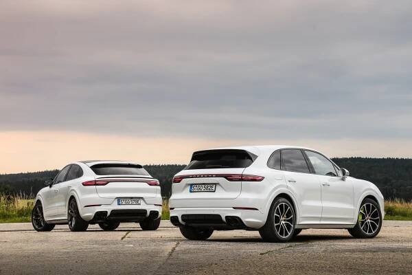 Řídili jsme nové nejsilnější Porsche Cayenne! Je to hybrid, ale elektřina mu přináší ještě víc rychlosti