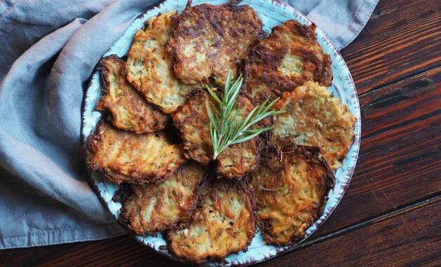 Recept na cuketové placky z trouby po kterých se jenom zapráší - blog.velkykosik.cz