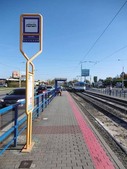 Třebovice OC (směr Poruba, Martinov) – zastávka MHD – Bez Bariér