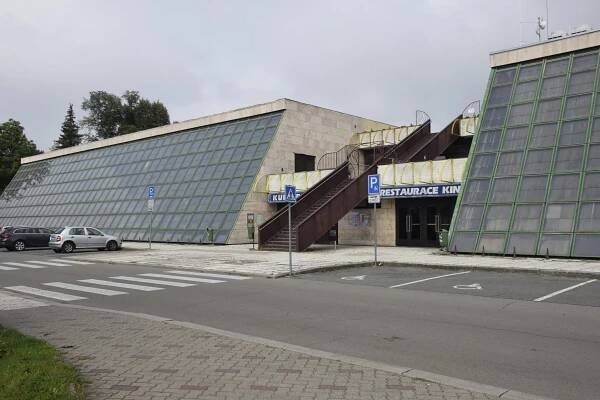 suchomel_ceská_lipa,_kulturni_dumm_Crystal.jpg