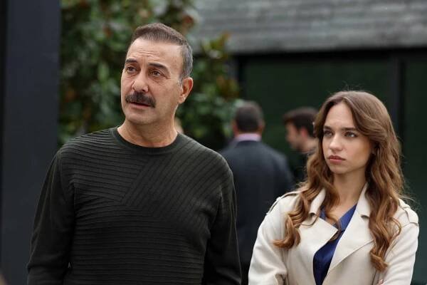 Kendi Düşen Ağlamaz - Hayaller, Hayatlar - Z filmu - Hakan Yilmaz, Eylül Tumbar
