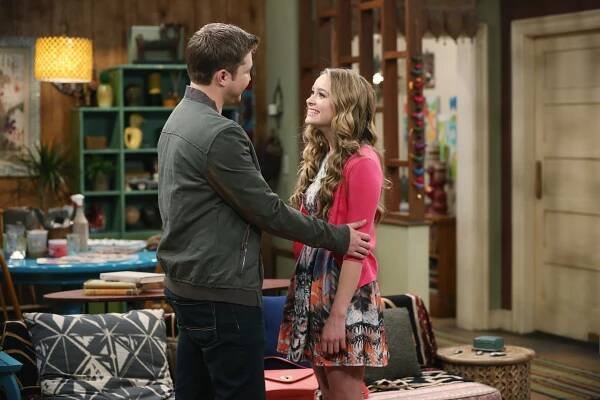 Melissa a Joey - Dobré ráno, Toledo (S04E16) (2015)