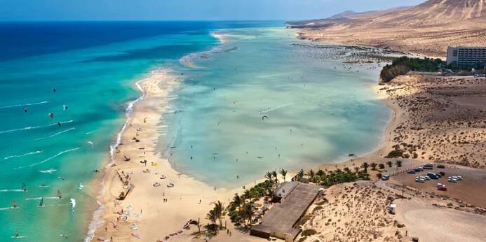 Tady kozy dávají dobrou noc: Fuerteventura, ostrov štěstí, větru a dobrodružství