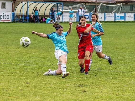 PODÍVEJTE SE: Famózní publikum a hattrick kanonýrky, tři body zůstaly na Rozvoji