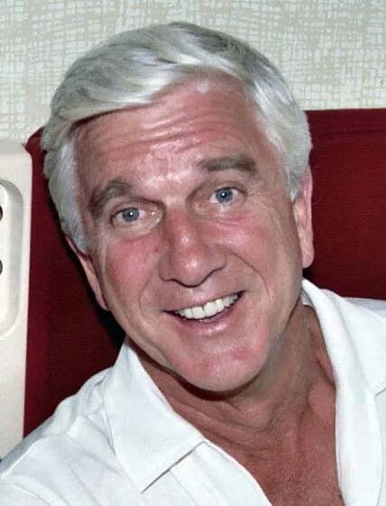Soubor:Leslie Nielsen headshot1.jpg – Wikipedie