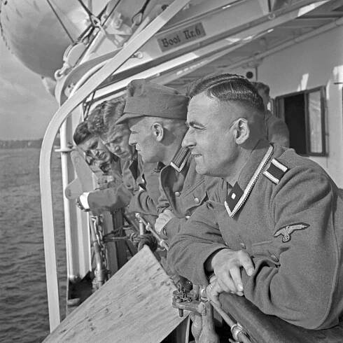 Němečtí ranění vojáci šťastní z péče, jaké se jim dostává na palubě nemocniční lodi Wilhelm Gustloff (snímek nacistické propagandy)