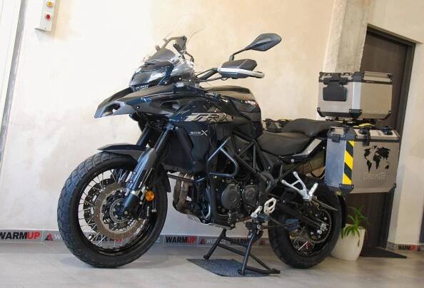 Benelli TRK 502 X - hezký stav,původ ČR,po 2. majiteli (2021), 104.990 Kč