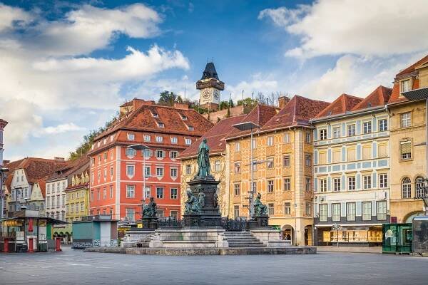 Graz aneb Štýrský Hradec (UNESCO) – historie, moderní architektura a příroda na dosah | Slevomat.cz