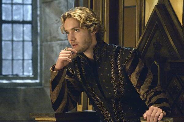Království - Krveprolití - Z filmu - Toby Regbo