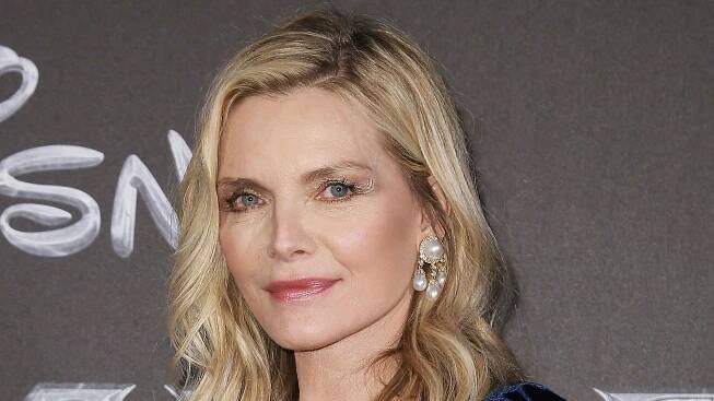 Michelle Pfeiffer Documented Her First Time Applying False Eyelashes With a Selfie