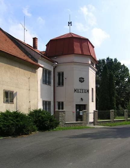 Soubor:Netvořice, municipal museum.jpg – Wikipedie