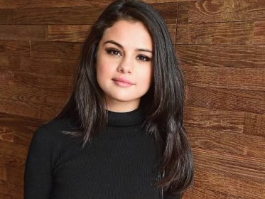 Selena Gomez and Elle Fanning Are Starring in Woody Allen's Next Movie