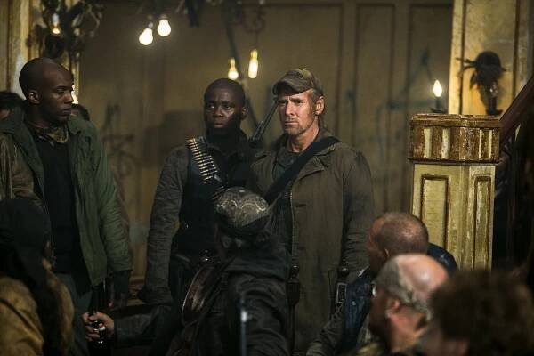 Falling Skies - The Pickett Line - Z filmu - Mpho Koaho, Will Patton