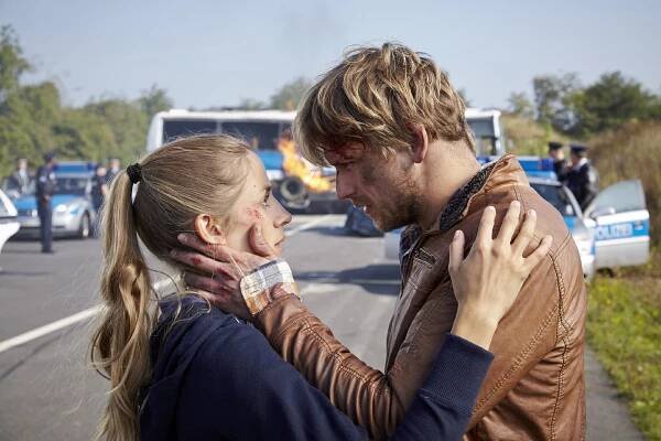 Kobra 11 - Kdo s koho - Z filmu - Annika Blendl, Steve Windolf