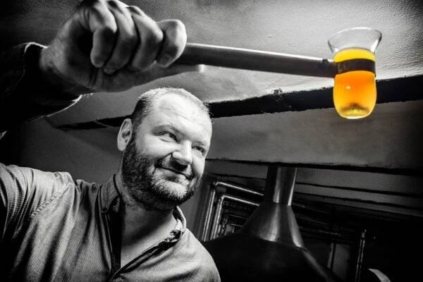 Chtěl, aby tu po něm něco zůstalo, tak koupil ruinu pivovaru a vaří pivo