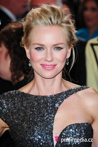 Naomi Watts - celebrity účes - HappyHair