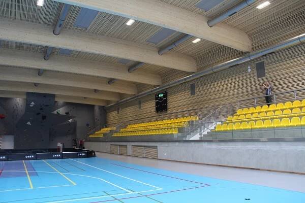 A je hotovo! V Lipníku slavnostně otevřeli novou sportovní halu