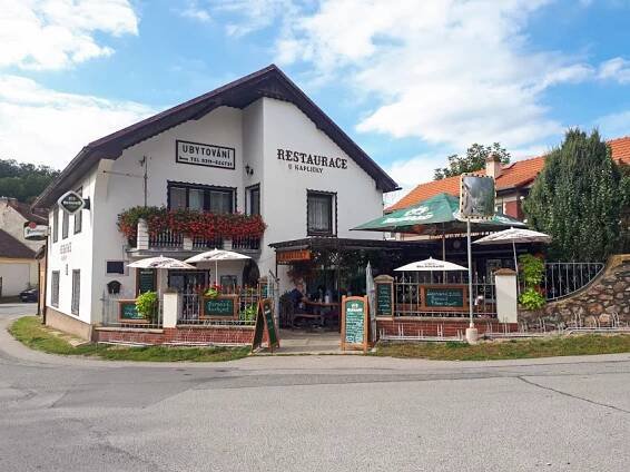Penzion & Restaurace U Kapličky - Živéfirmy.cz