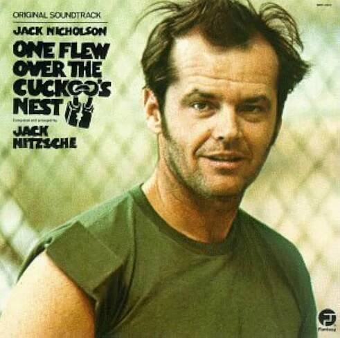 Jack Nicholson in Přelet nad kukaččím hnízdem (1975)