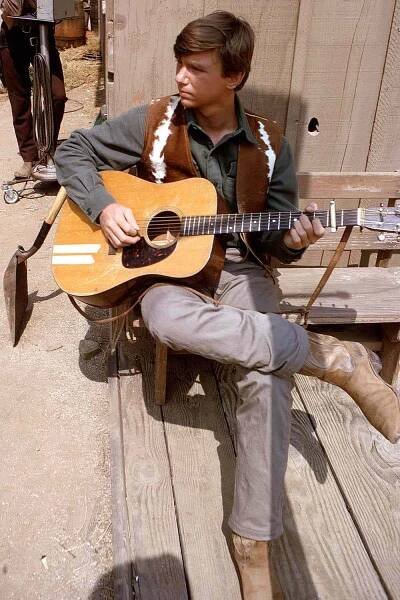 THE VIRGINIAN, (aka THE MEN FROM SHILOH), Randy Boone, on set, (1965)