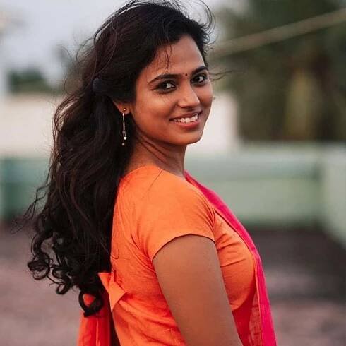 Ramya Pandian smile