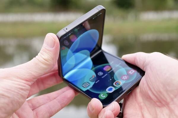 How to run any app on the cover screen on the Galaxy Z Flip 5