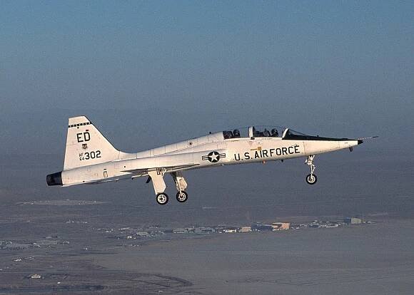 Category:Northrop T-38 Talon - Wikimedia Commons