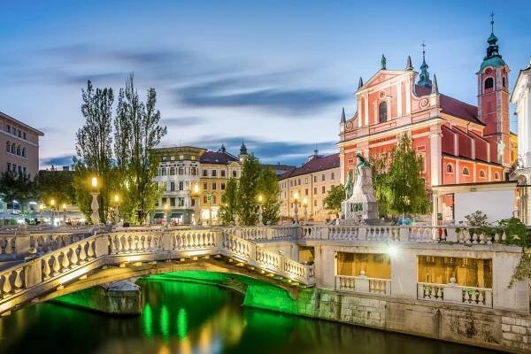 EXPERIENCE sLOVEnia I Top 12