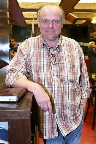 Divoká studentská léta na brněnské JAMU a pocit svobody si herec Igor Bareš užíval opravdu naplno. Po dvouletém intenzivním pití se ale rozhodl pro tříměsíční protialkoholní léčbu. Alkohol ho totiž dokonce dovedl až ke třem pokusům o sebevraždu! Bareš se ze závislosti naštěstí dostal. Od útlého věku trpí Crohnovou chorobou, která se s konzumací alkoholu příliš neslučuje, což je tedy o důvod více, proč se hlídat. 