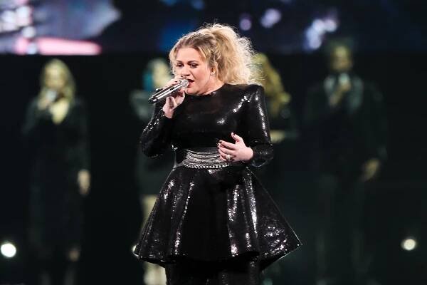 Kelly Clarkson Weight Loss: 37-Pound Weight Loss Journey