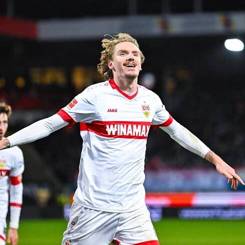 Nick Woltemade bejubelt ein Tor während eines Spiels in der Bundesliga