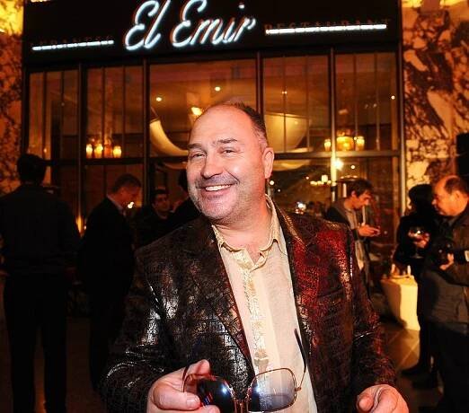 S Michalem Davidem šla na plastiku i jeho žena. Ještě má modřiny pod očima