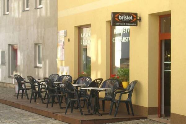 Café Provence - kavárna, letní terasa / zahrádka - Lanškroun