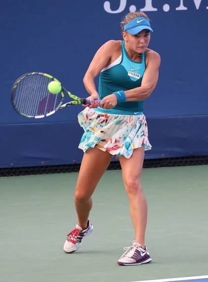 Soubor:Sára Bejlek (2023 US Open) 06 (cropped).jpg