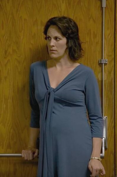 Bratrství - Špatně započaté věci - Z filmu - Annabeth Gish
