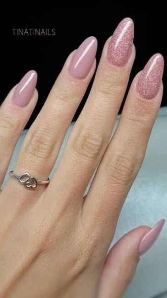 Pin by Donnɑ Beɑuty on ♛ ทα¡ℓઽ | Almond acrylic nails, Gel nails, Trendy nails