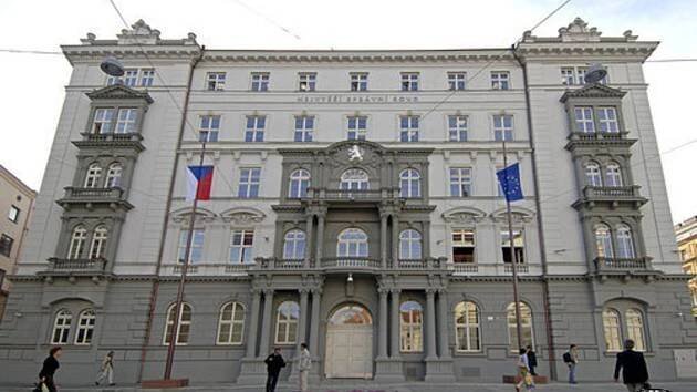 Úřední změna pohlaví bez operace? Správní soud je proti