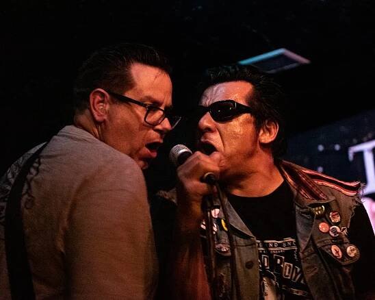 Music photos — Tom Dumont