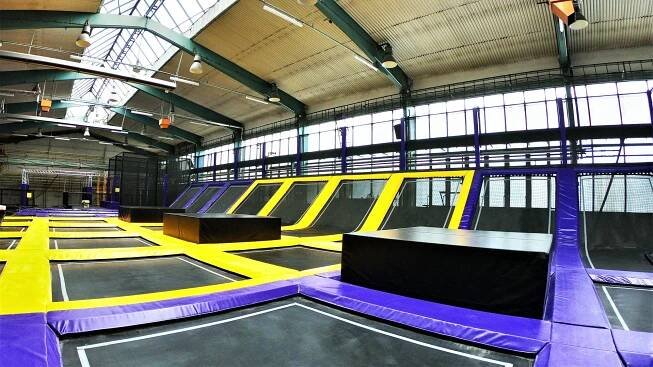 Zábavný JumpPark Brno: hodinový vstup na trampolíny pro děti i dospělé